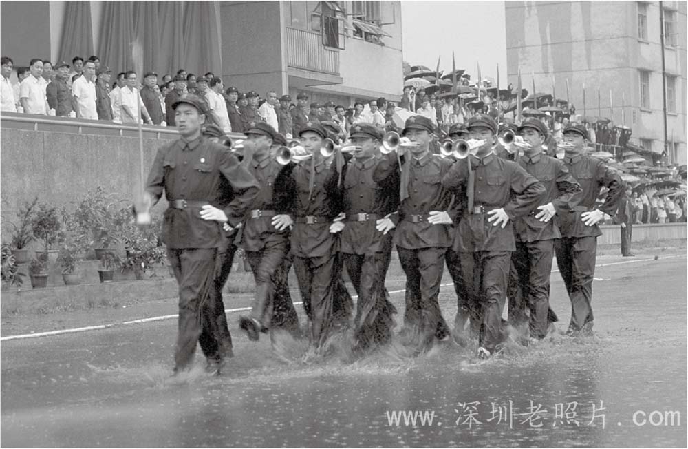 深圳首次阅兵(1982)