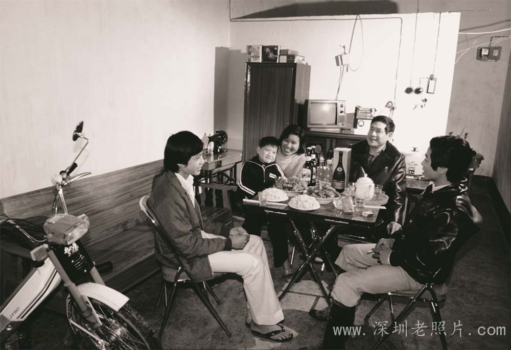 收入增加，生活提高，家庭幸福。(1982）