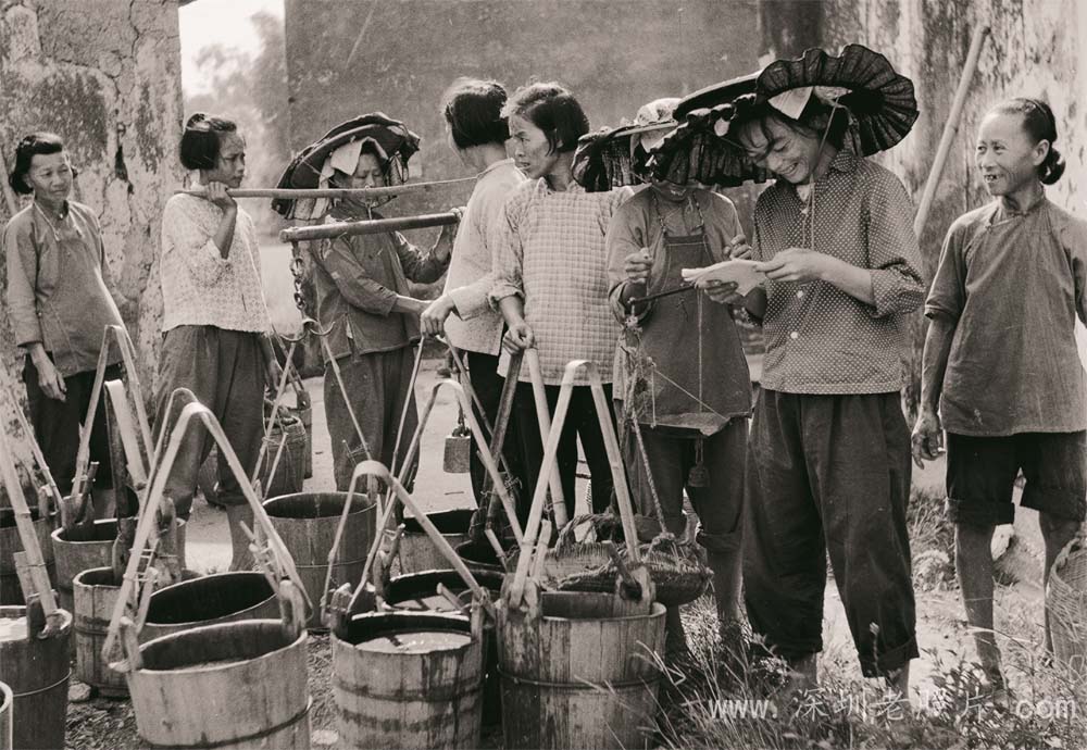 松子岭生产队收家肥(1975)