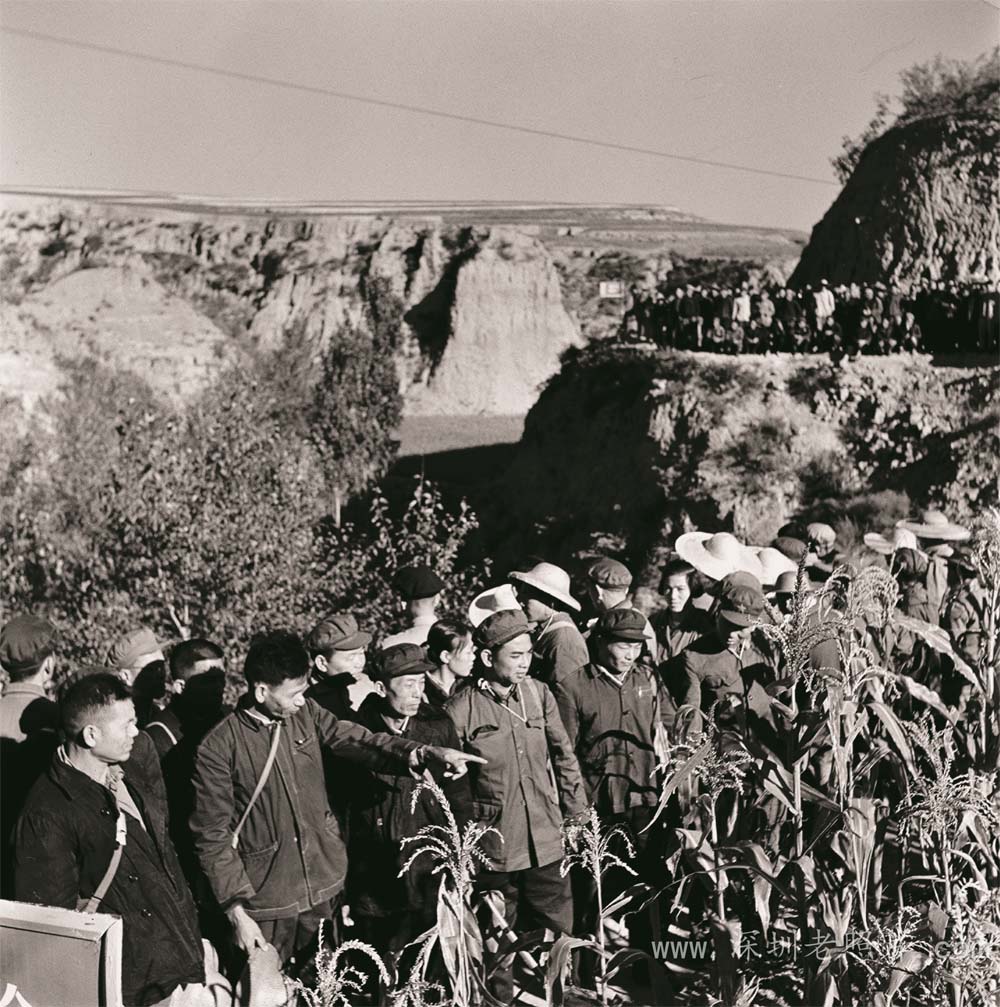宝安县农村基层干部赴昔阳县大寨大队参观学习