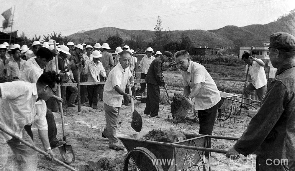 特区二线动工兴建（1982）