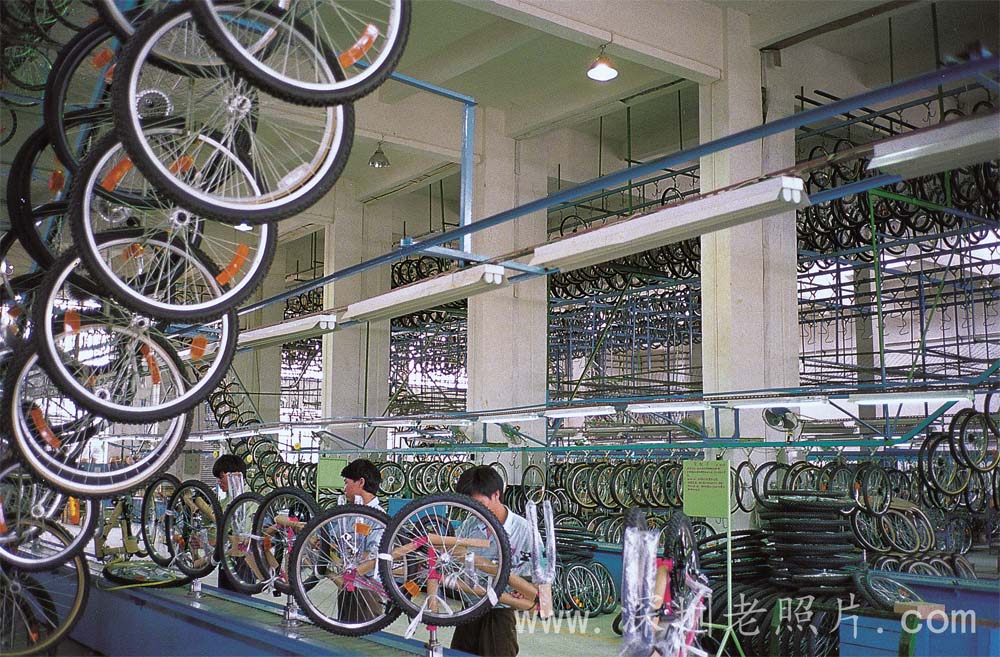 深圳中华自行车公司生产车间（1985）