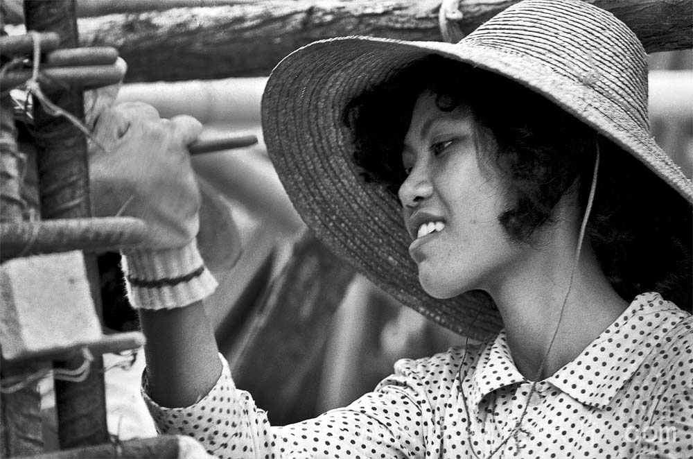 罗湖工地的女钢工（1982）