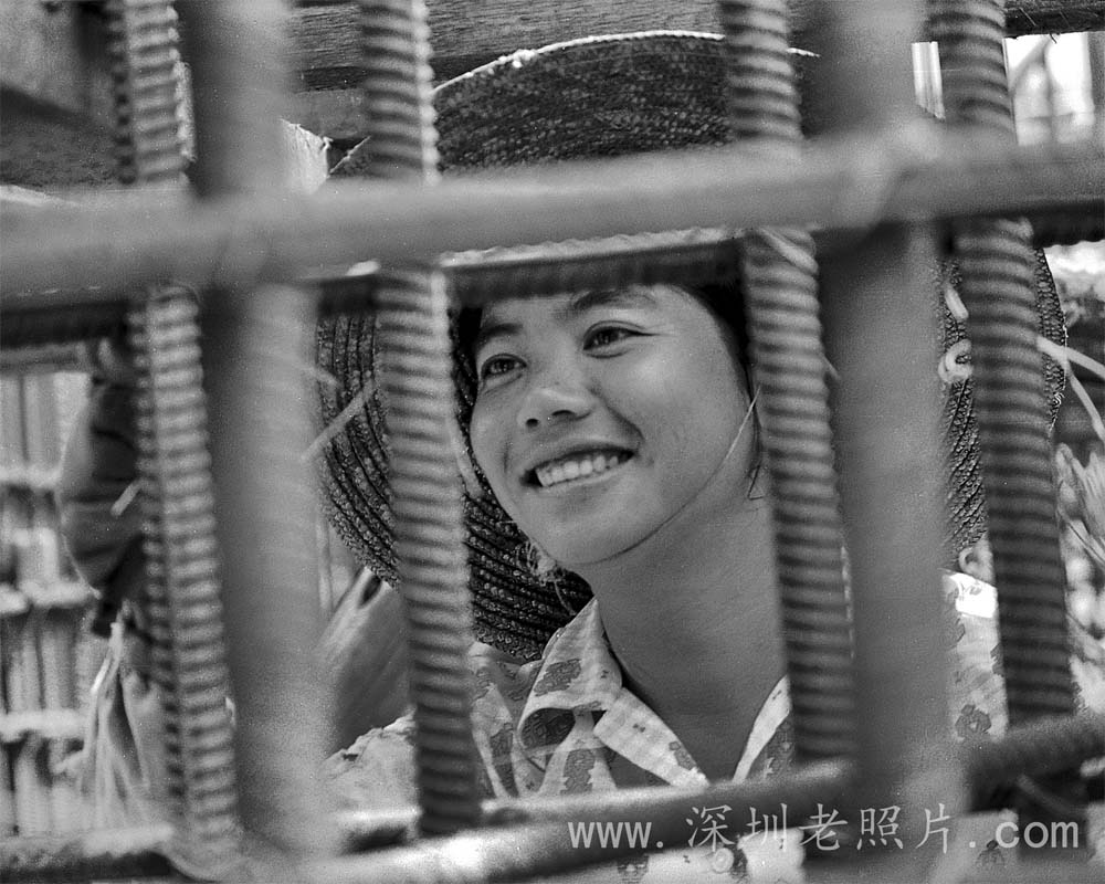 罗湖工地的女钢筋工（1983）
